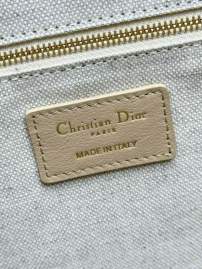 Picture of Dior Handbags _SKUfw239214311fw